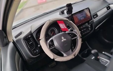 Mitsubishi Outlander III рестайлинг 3, 2013 год, 1 020 000 рублей, 11 фотография