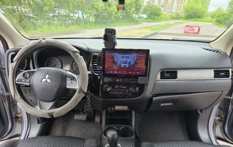 Mitsubishi Outlander III рестайлинг 3, 2013 год, 1 020 000 рублей, 18 фотография