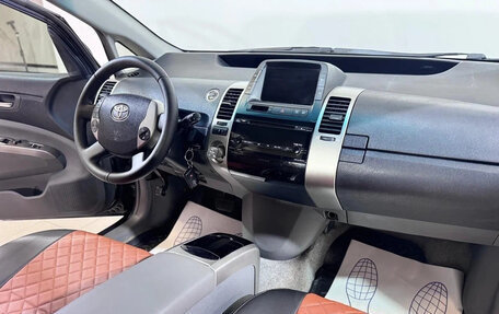Toyota Prius, 2008 год, 589 000 рублей, 10 фотография