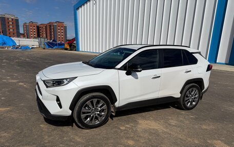 Toyota RAV4, 2021 год, 4 000 000 рублей, 1 фотография