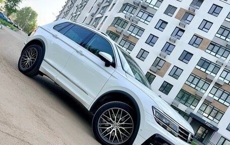 Volkswagen Tiguan II, 2019 год, 3 790 000 рублей, 1 фотография