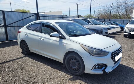 Hyundai Solaris II рестайлинг, 2017 год, 860 000 рублей, 1 фотография