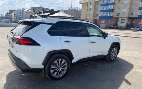 Toyota RAV4, 2021 год, 4 000 000 рублей, 8 фотография