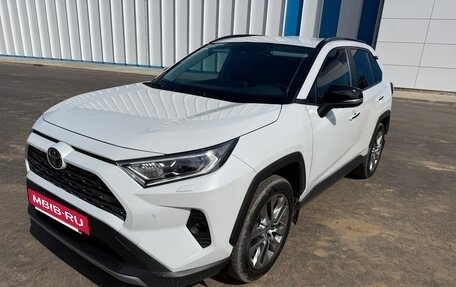 Toyota RAV4, 2021 год, 4 000 000 рублей, 5 фотография