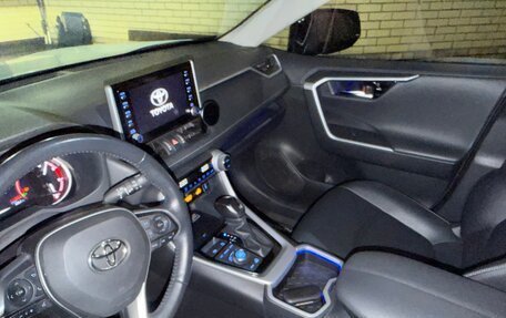 Toyota RAV4, 2021 год, 4 000 000 рублей, 21 фотография