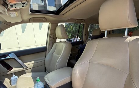 Toyota Land Cruiser Prado 150 рестайлинг 2, 2015 год, 4 700 000 рублей, 7 фотография