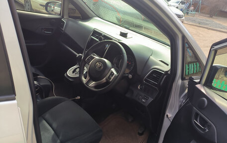 Toyota Ractis II, 2014 год, 925 000 рублей, 6 фотография