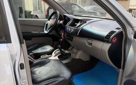 Mitsubishi L200 IV рестайлинг, 2008 год, 985 000 рублей, 5 фотография