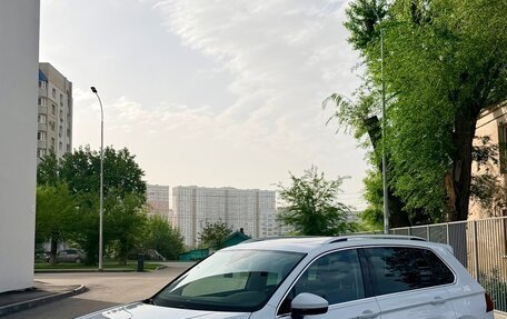 Volkswagen Tiguan II, 2019 год, 3 790 000 рублей, 7 фотография