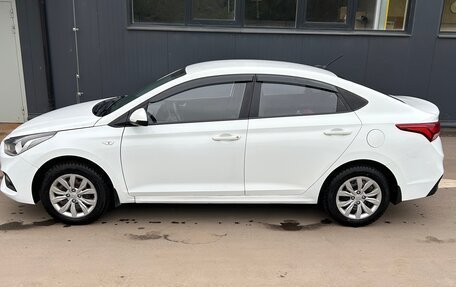 Hyundai Solaris II рестайлинг, 2018 год, 835 000 рублей, 3 фотография