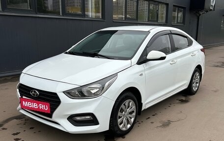 Hyundai Solaris II рестайлинг, 2018 год, 835 000 рублей, 2 фотография