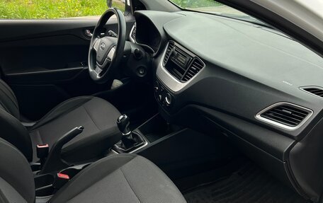 Hyundai Solaris II рестайлинг, 2018 год, 835 000 рублей, 11 фотография
