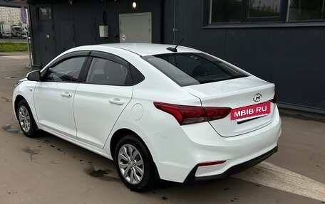 Hyundai Solaris II рестайлинг, 2018 год, 835 000 рублей, 4 фотография