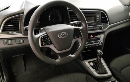 Hyundai Elantra VI рестайлинг, 2017 год, 1 380 000 рублей, 12 фотография