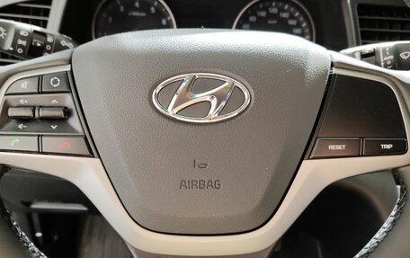 Hyundai Elantra VI рестайлинг, 2017 год, 1 380 000 рублей, 19 фотография