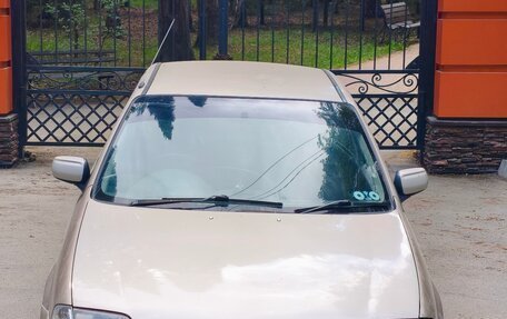 Ford Laser IV, 2000 год, 275 000 рублей, 2 фотография