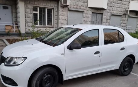 Renault Logan II, 2018 год, 650 000 рублей, 4 фотография