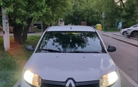 Renault Logan II, 2018 год, 650 000 рублей, 5 фотография