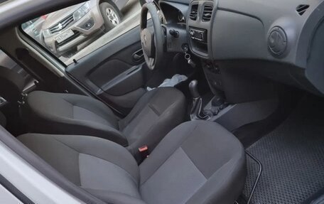 Renault Logan II, 2018 год, 650 000 рублей, 12 фотография