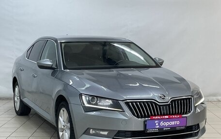 Skoda Superb III рестайлинг, 2016 год, 1 499 000 рублей, 2 фотография