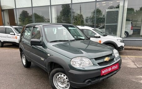 Chevrolet Niva I рестайлинг, 2017 год, 555 000 рублей, 2 фотография