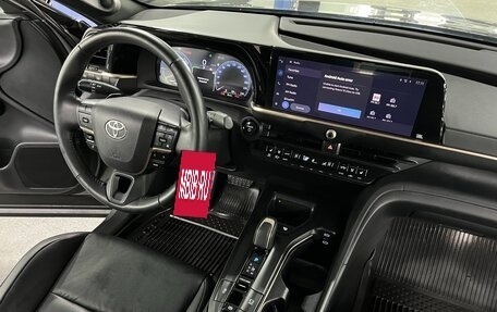 Toyota Crown, 2023 год, 7 990 000 рублей, 12 фотография