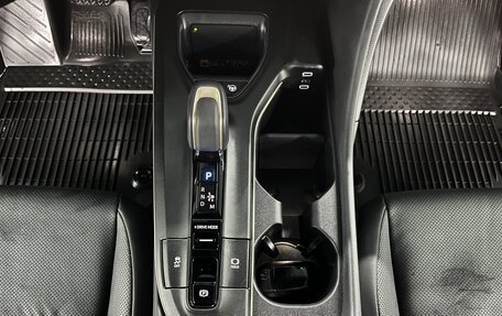 Toyota Crown, 2023 год, 7 990 000 рублей, 15 фотография