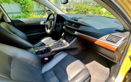 Lexus CT I рестайлинг, 2011 год, 1 750 000 рублей, 16 фотография