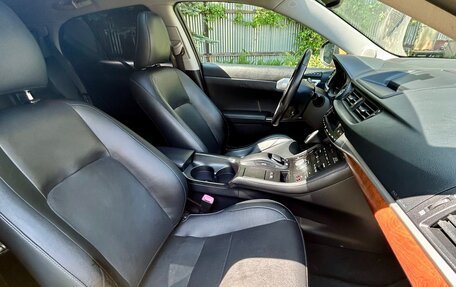 Lexus CT I рестайлинг, 2011 год, 1 750 000 рублей, 17 фотография