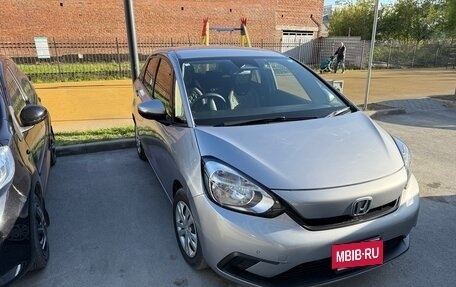 Honda Fit, 2021 год, 1 250 000 рублей, 2 фотография