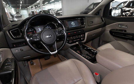 KIA Carnival III, 2019 год, 3 300 000 рублей, 7 фотография