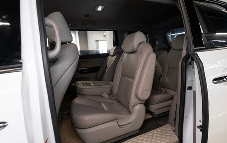 KIA Carnival III, 2019 год, 3 300 000 рублей, 12 фотография