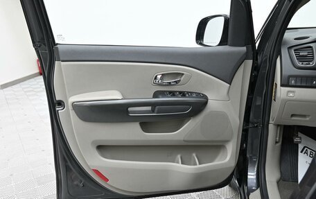 KIA Carnival III, 2018 год, 2 245 000 рублей, 7 фотография