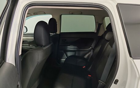 Mitsubishi Outlander III рестайлинг 3, 2017 год, 1 929 000 рублей, 12 фотография