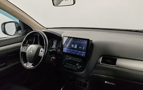 Mitsubishi Outlander III рестайлинг 3, 2017 год, 1 929 000 рублей, 11 фотография