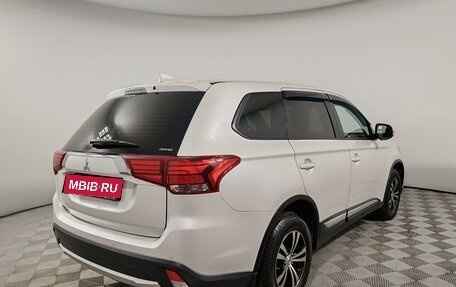 Mitsubishi Outlander III рестайлинг 3, 2017 год, 1 929 000 рублей, 7 фотография