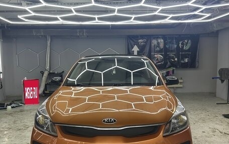 KIA Rio IV, 2018 год, 1 000 000 рублей, 1 фотография