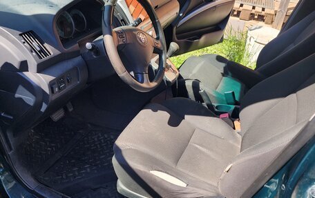Toyota Corolla Verso I, 2006 год, 550 000 рублей, 18 фотография