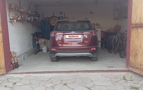 Toyota RAV4, 2016 год, 2 600 000 рублей, 6 фотография