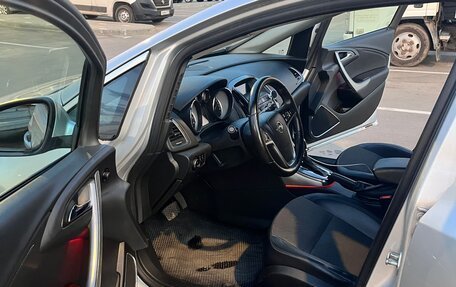 Opel Astra J, 2011 год, 770 000 рублей, 10 фотография