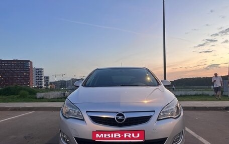 Opel Astra J, 2011 год, 770 000 рублей, 3 фотография