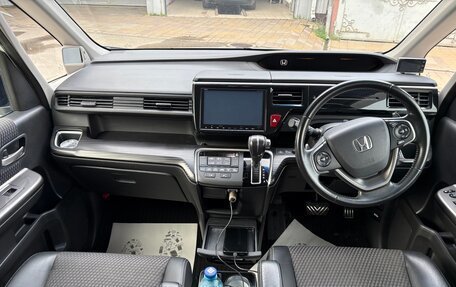 Honda Stepwgn IV, 2017 год, 1 850 000 рублей, 6 фотография