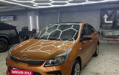 KIA Rio IV, 2018 год, 1 000 000 рублей, 2 фотография