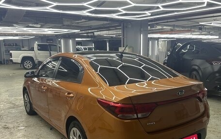 KIA Rio IV, 2018 год, 1 000 000 рублей, 5 фотография
