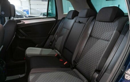 Volkswagen Tiguan II, 2017 год, 2 399 000 рублей, 15 фотография