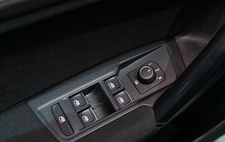 Volkswagen Tiguan II, 2017 год, 2 399 000 рублей, 21 фотография