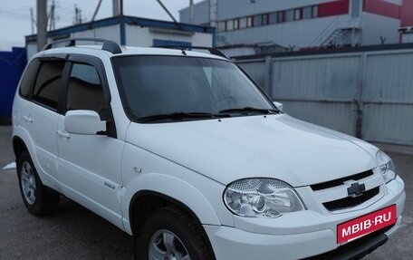 Chevrolet Niva I рестайлинг, 2011 год, 700 000 рублей, 2 фотография