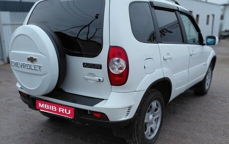 Chevrolet Niva I рестайлинг, 2011 год, 700 000 рублей, 6 фотография