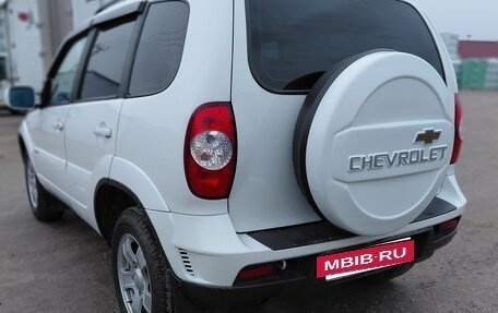 Chevrolet Niva I рестайлинг, 2011 год, 700 000 рублей, 7 фотография