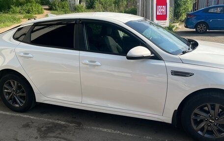 KIA Optima IV, 2020 год, 1 850 000 рублей, 2 фотография
